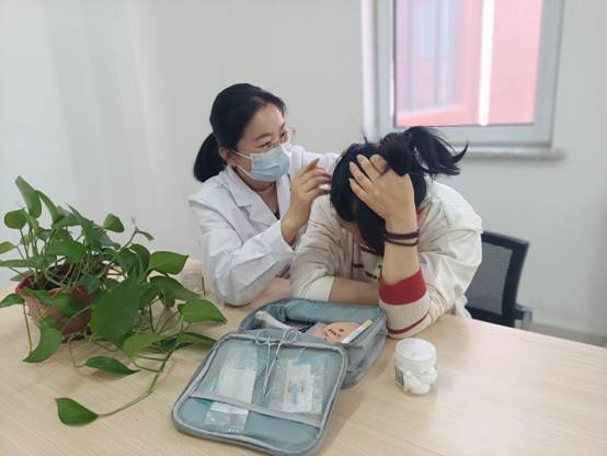 爱豆义诊.jpg